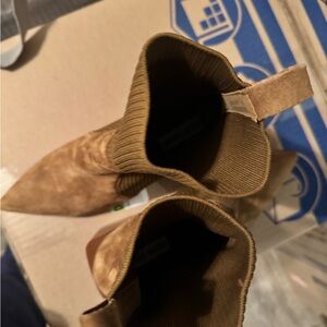 Brown suede Ankle Boots